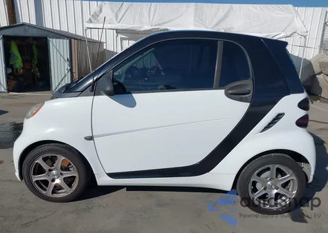 2008 Smart Fortwo Passion/Pure z USA, uszkodzony, nr VIN WMEEJ31X38K122370